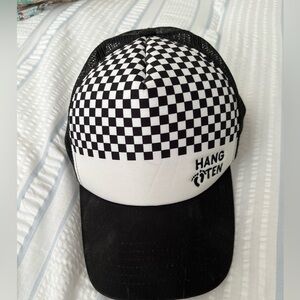 Hang Ten Black and White Mesh Cap